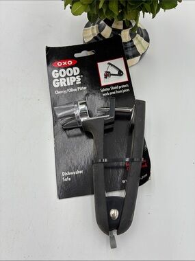 Oxo Good Grips Black Cherry & Olive Pitter Tool